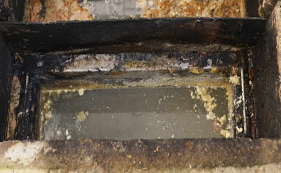 使用前のグリストラップ